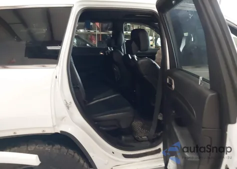 2015 Jeep Grand Cherokee Laredo z USA, uszkodzony, nr VIN 1C4RJFAG4FC730469